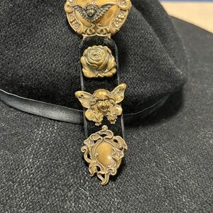 Artistic Gold Brooch Collection